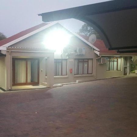 Bonim Guesthouse - Aka Magisha Guesthouse Mbombela Exteriör bild